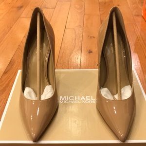 Michael Kors Patent Keke Pump **GOOD DEAL**